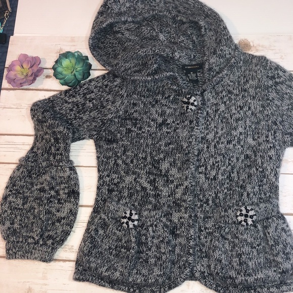 BCBGMaxAzria Sweaters - bcbgmaxazria oversized sweater